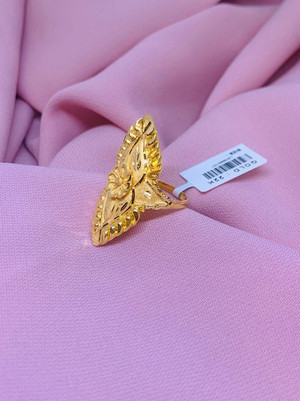 Ladies Ring